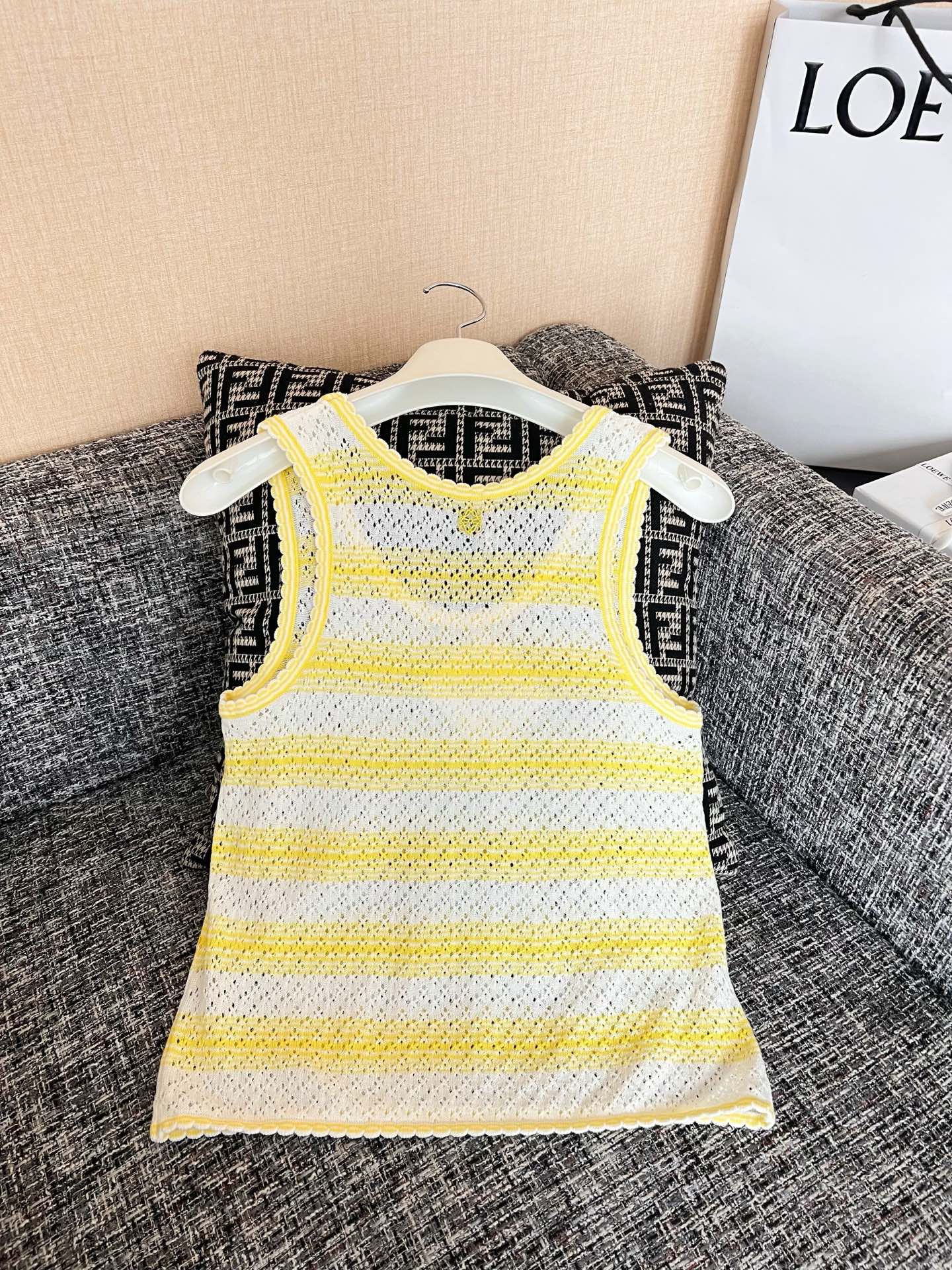 Loewe Vest view 10