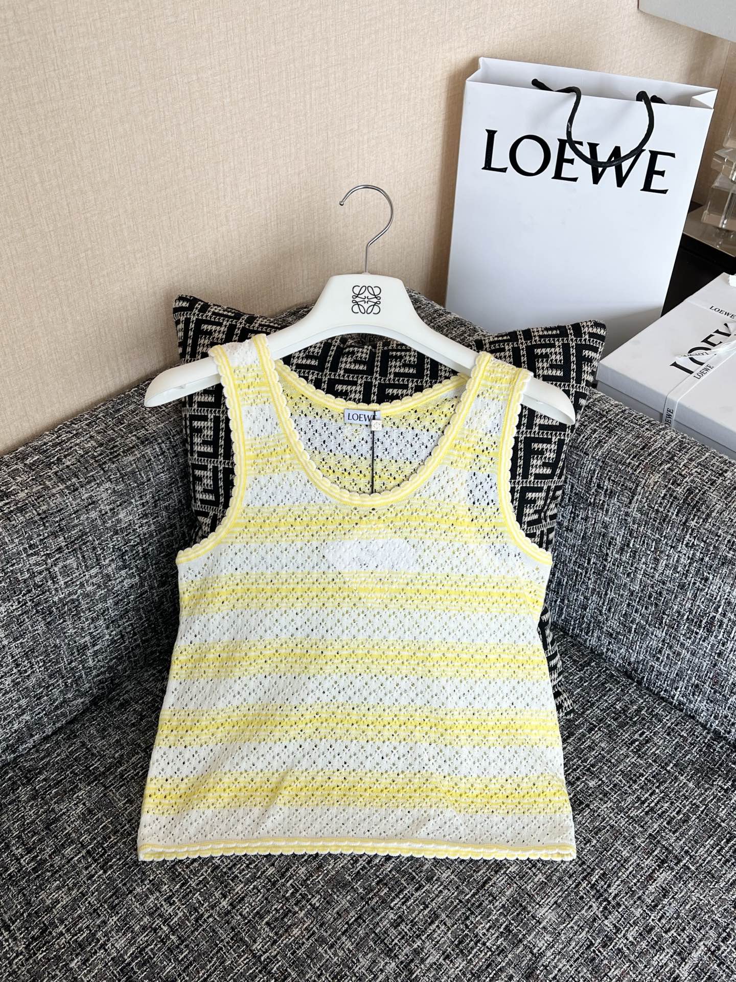 Loewe Vest view 2