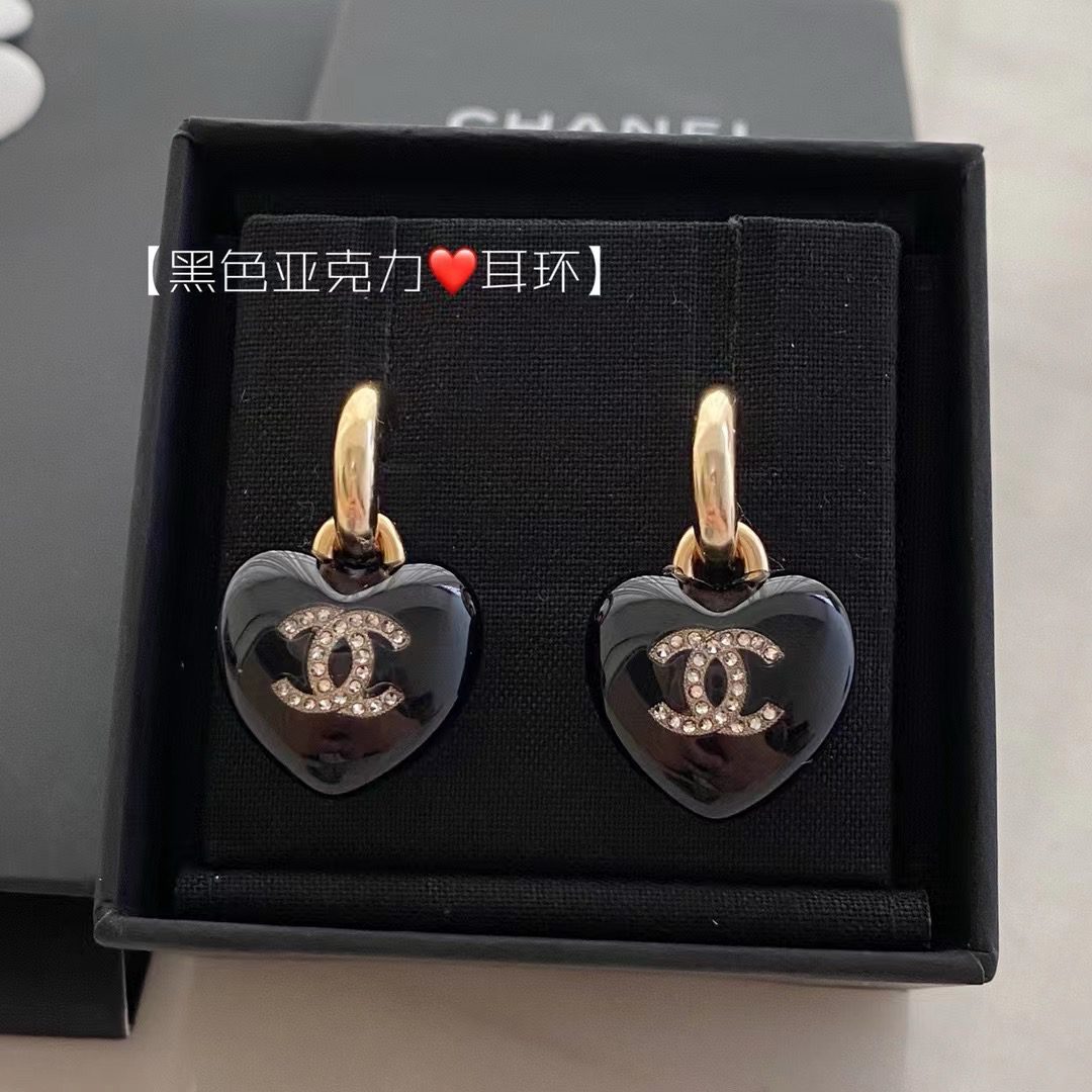 Chanel Earrings view 4