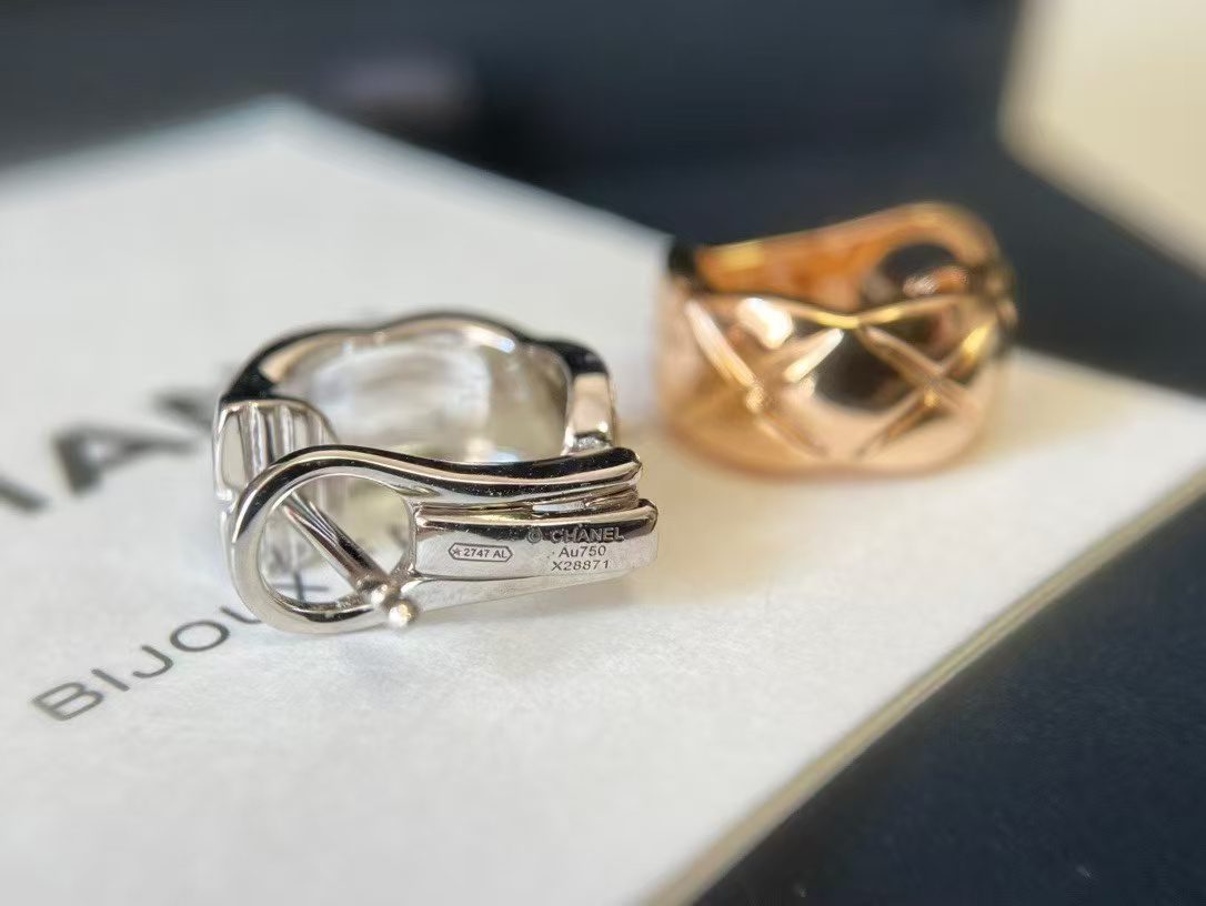 Chanel COCO Earrings view 9