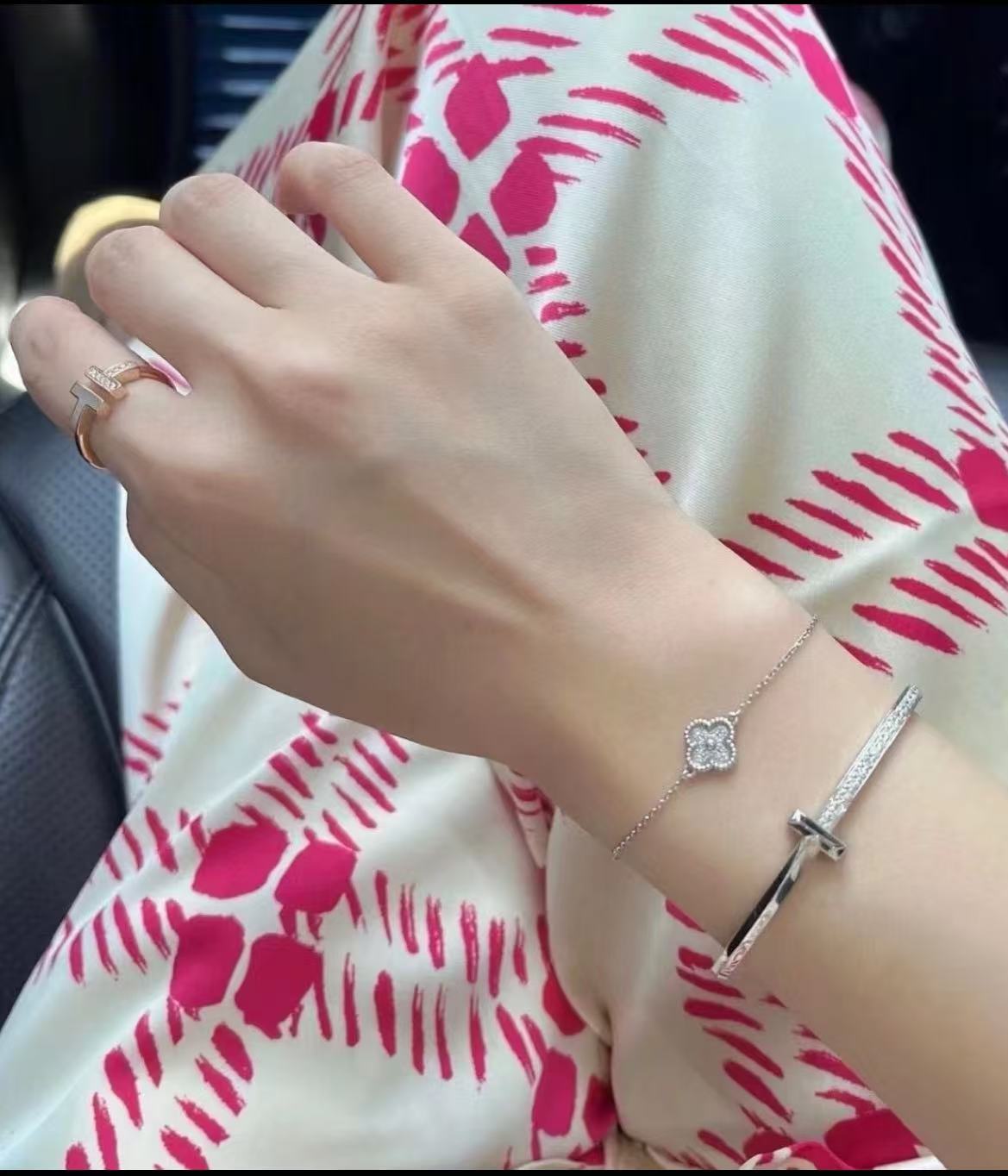 Van Cleef & Arpels Bracelet view 1