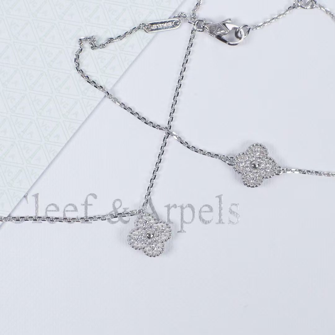 Van Cleef & Arpels Bracelet view 3
