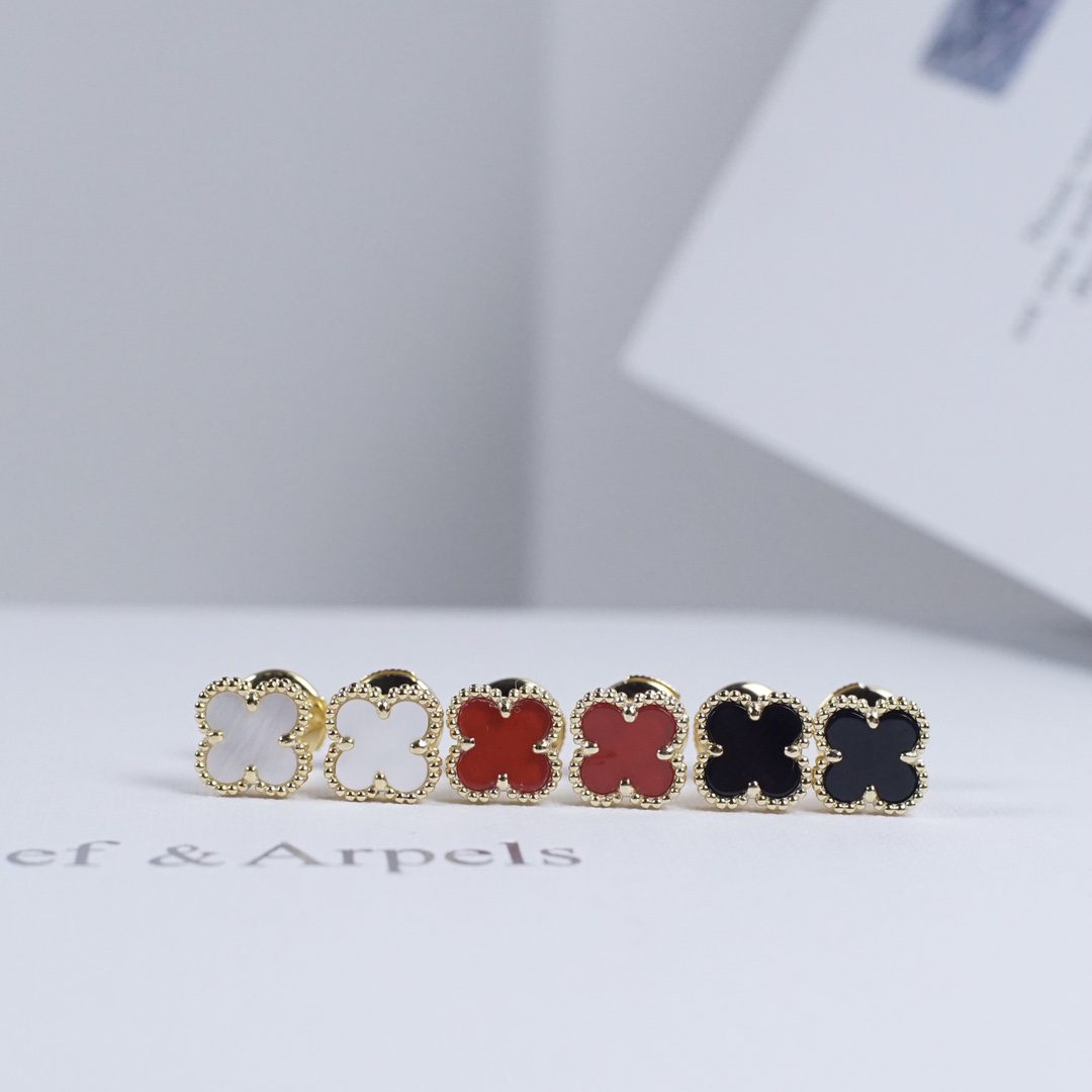 Van Cleef & Arpels Earrings view 1