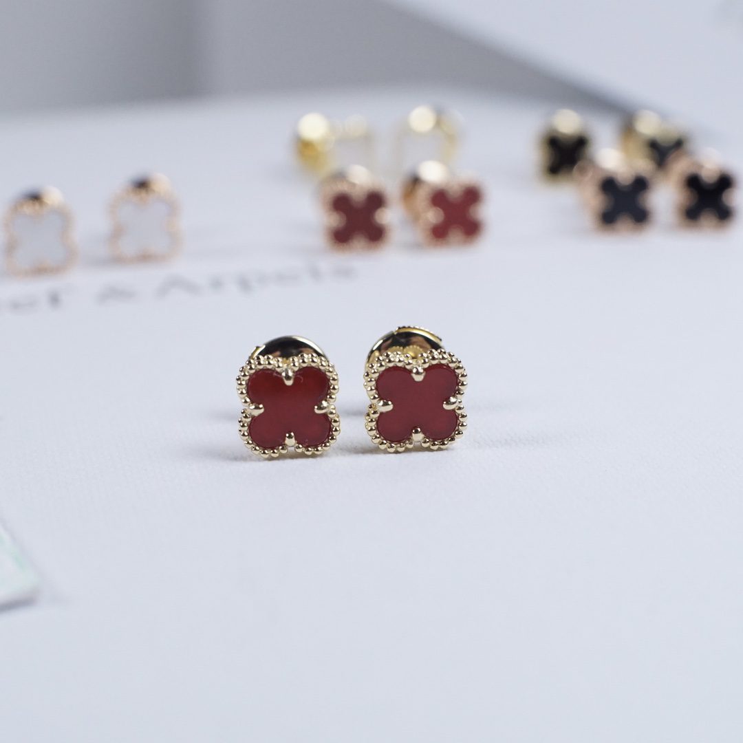 Van Cleef & Arpels Earrings view 4