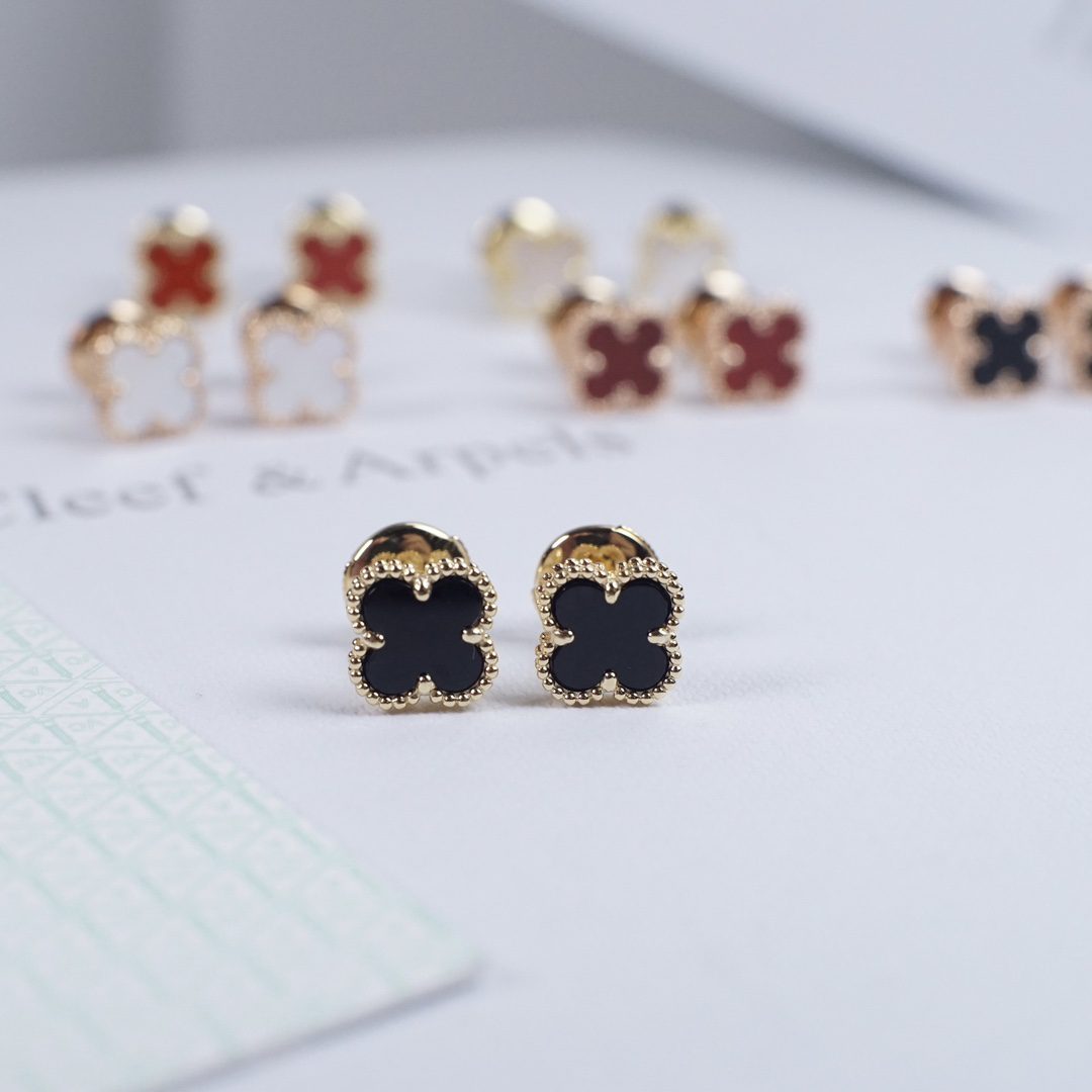 Van Cleef & Arpels Earrings view 5