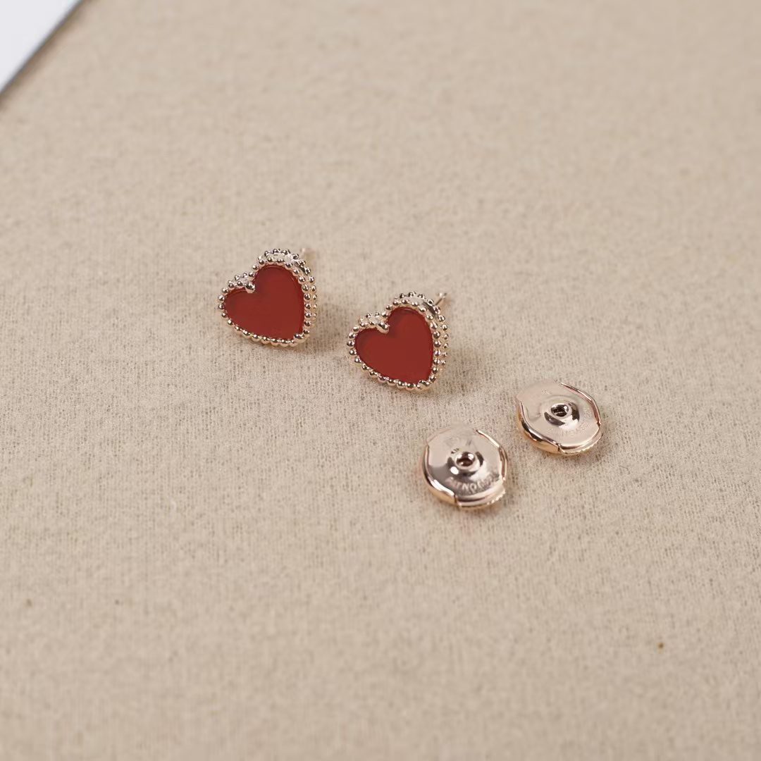 Van Cleef & Arpels Love Earrings view 4