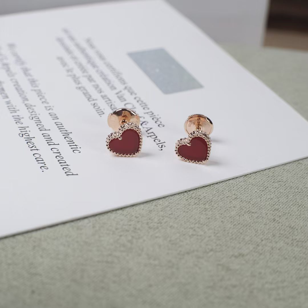 Van Cleef & Arpels Love Earrings view 7