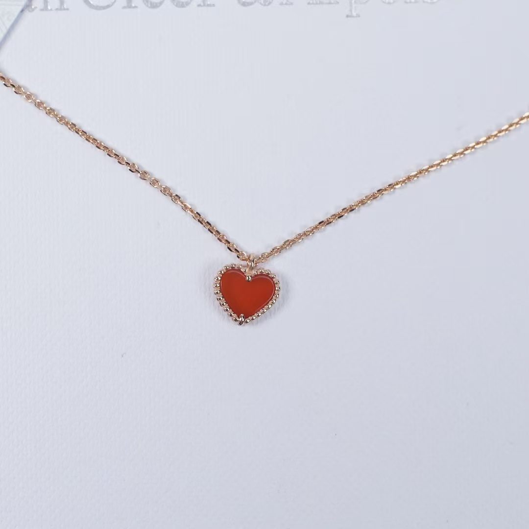Van Cleef & Arpels Love necklace view 3