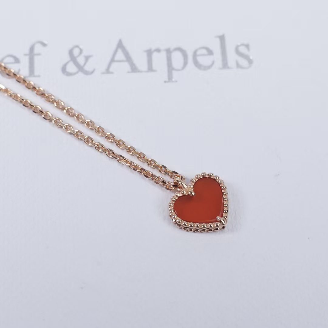 Van Cleef & Arpels Love necklace view 4