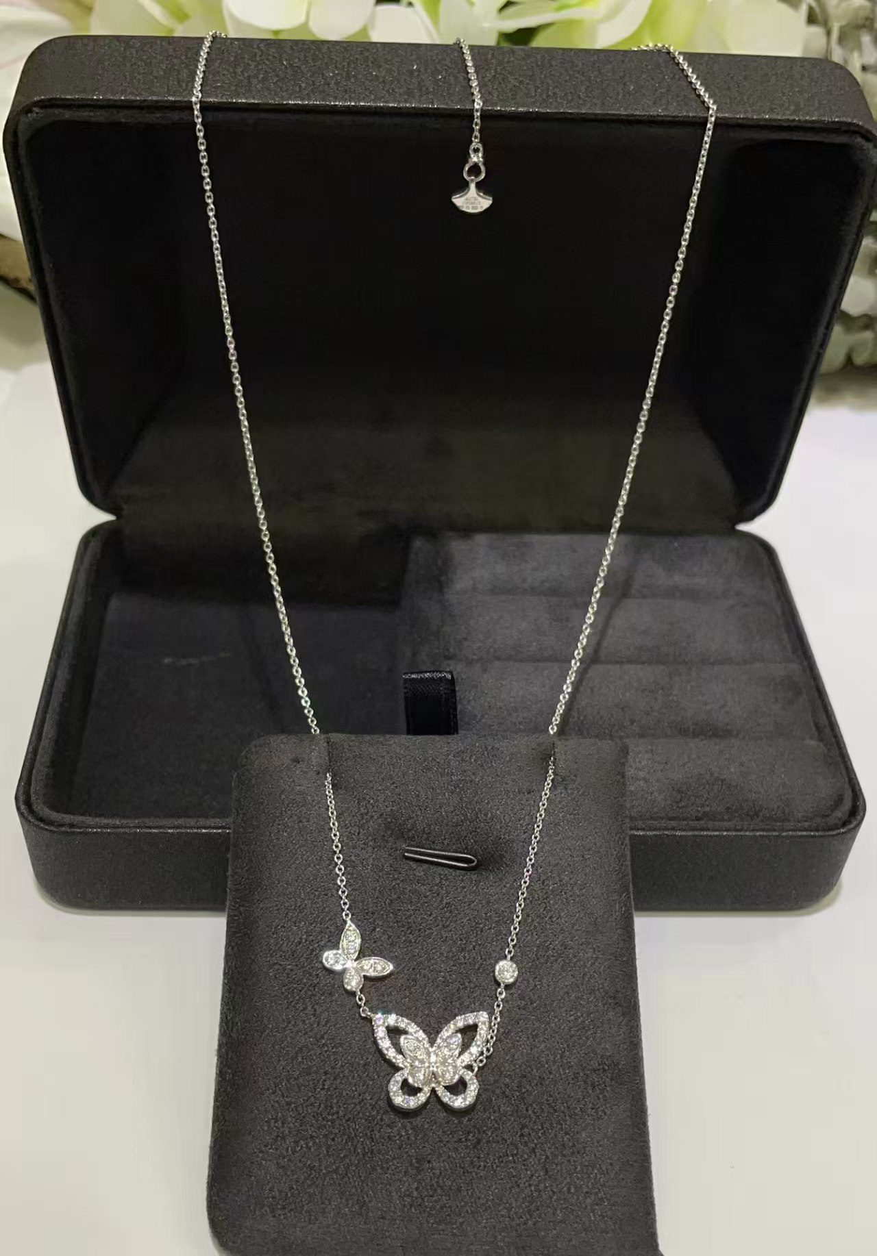 Graff Butterfly necklace view 2