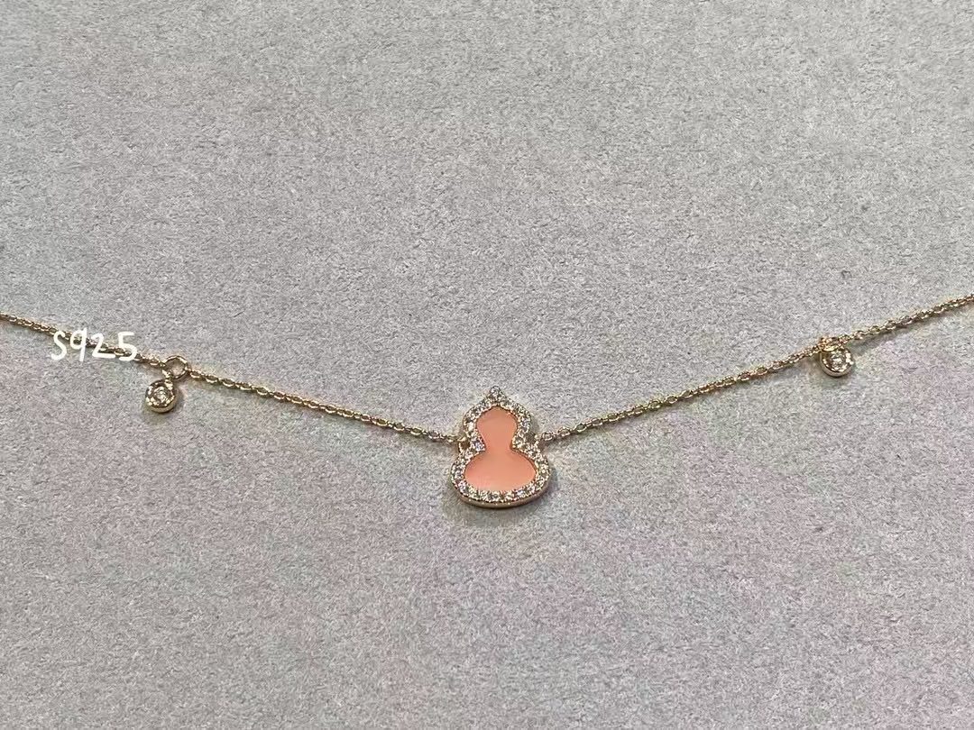 Qeelin Gourd Bracelet view 7