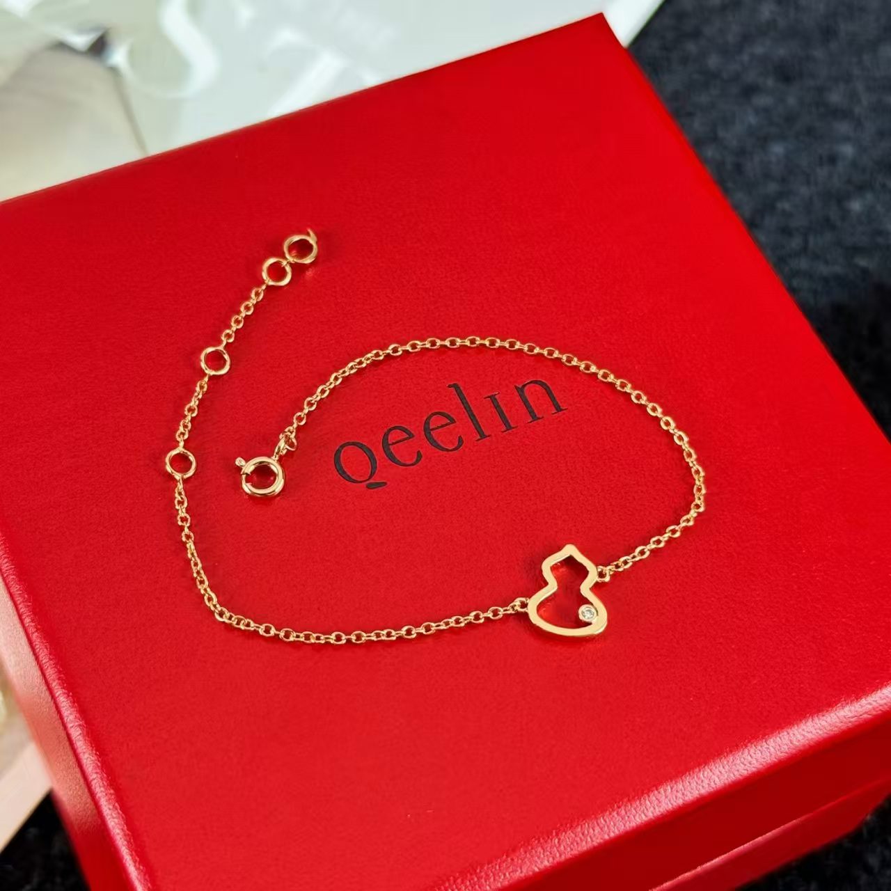 Qeelin Gourd necklace view 2