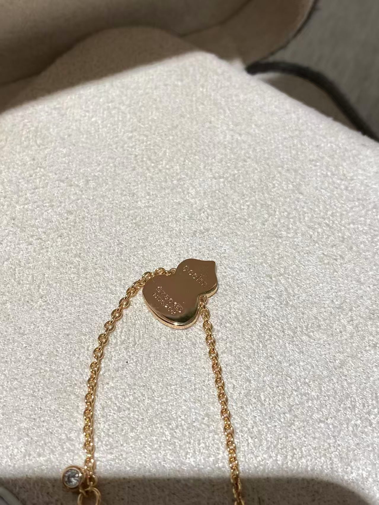 Qeelin Gourd bracelet view 4