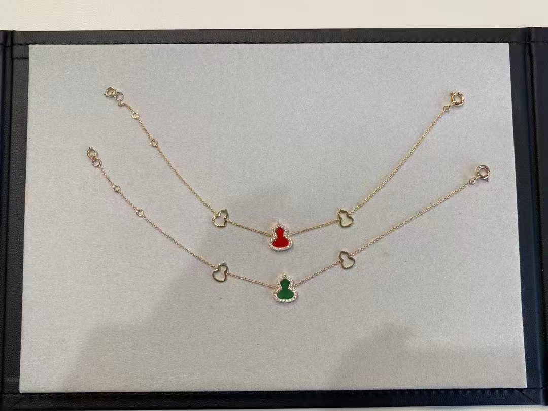 Qeelin Gourd bracelet view 6