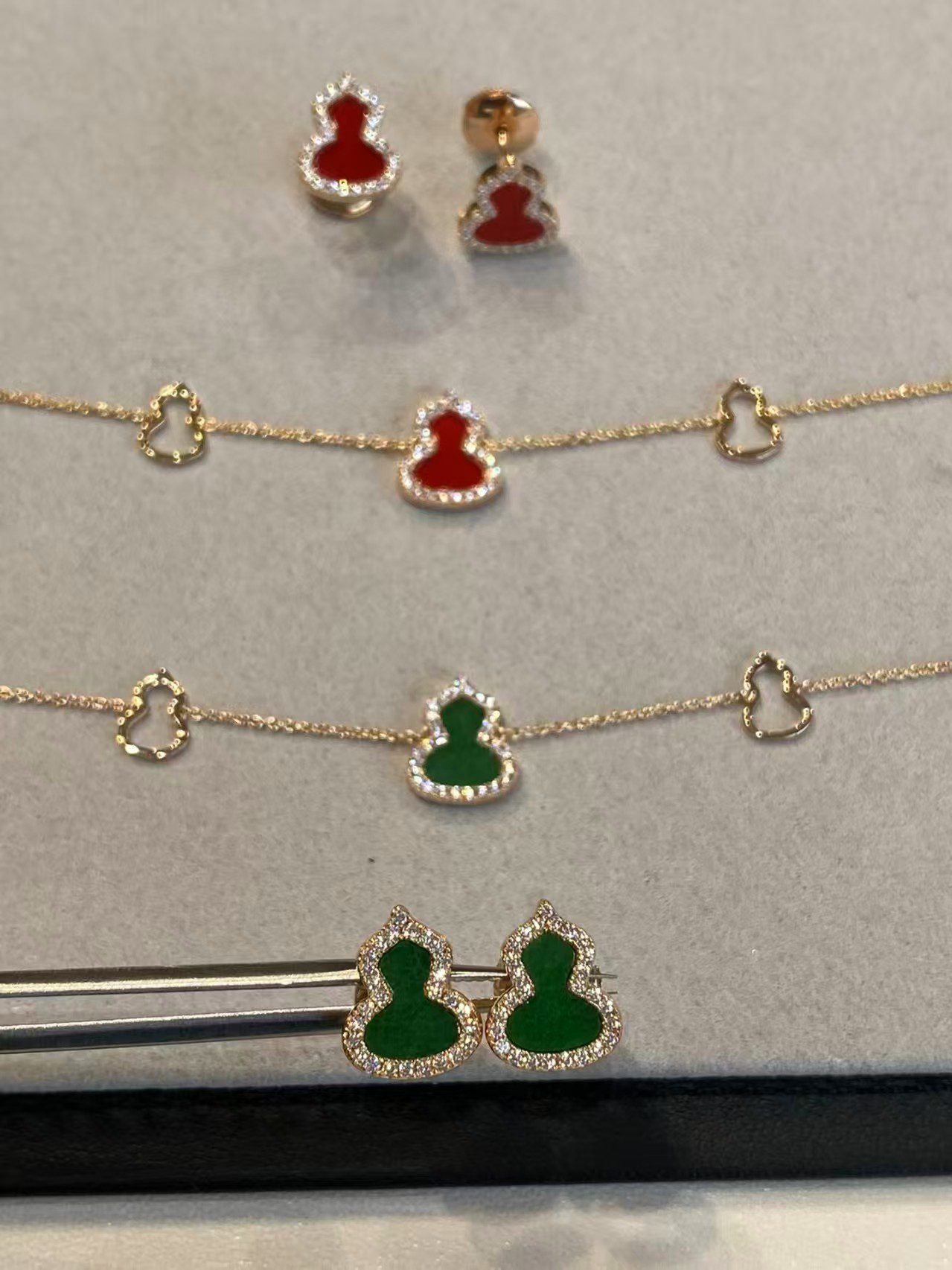 Qeelin Gourd bracelet view 7
