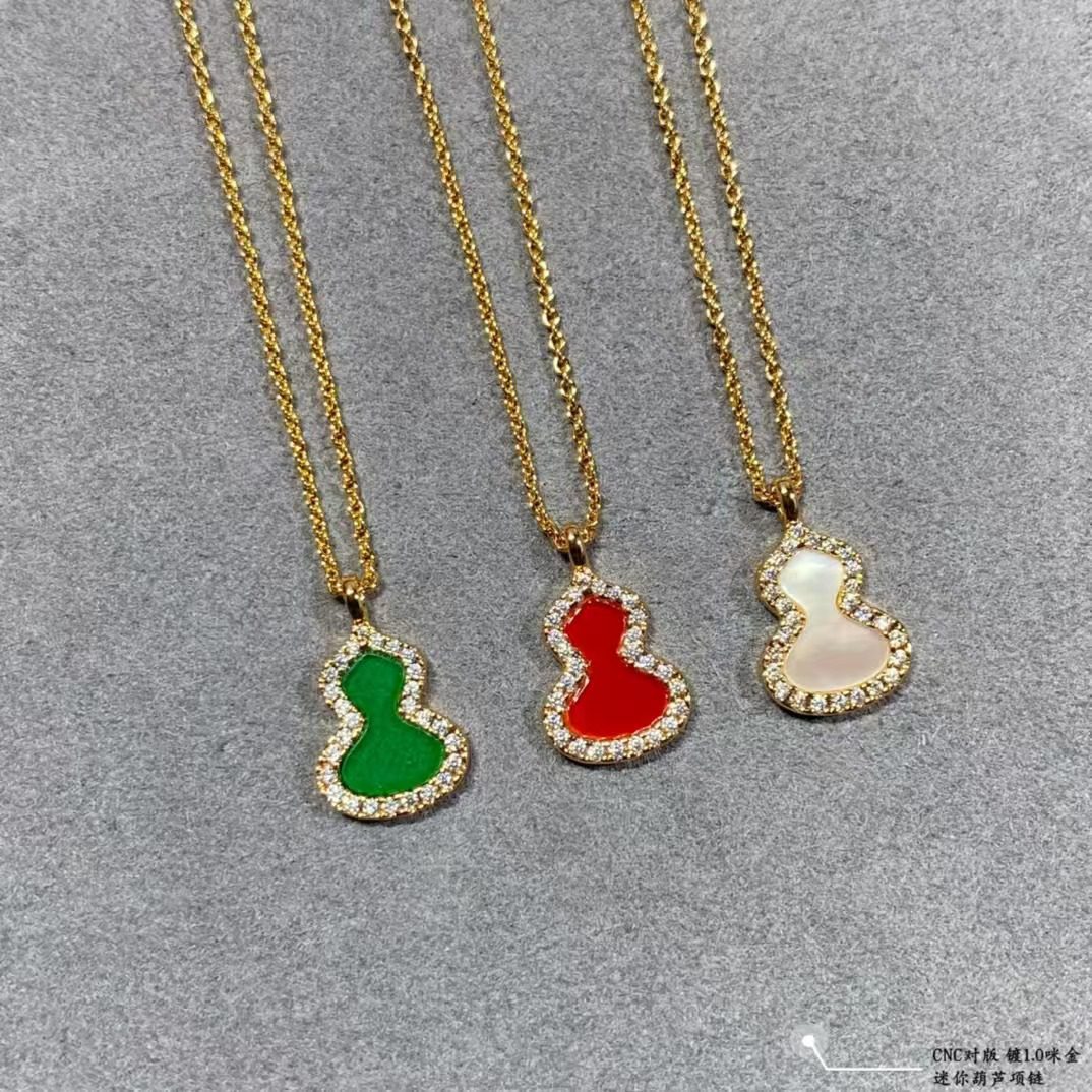 Qeelin Gourd necklace view 2