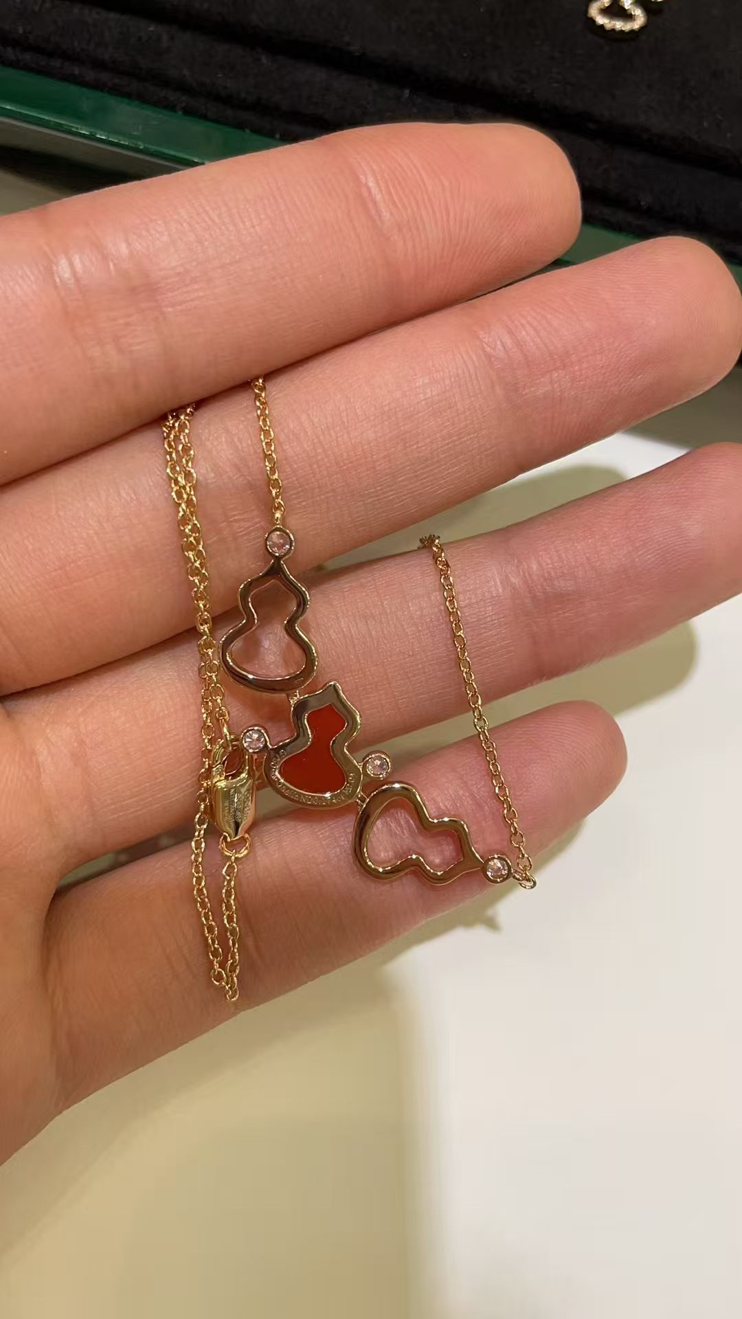 Qeelin Gourd necklace view 5