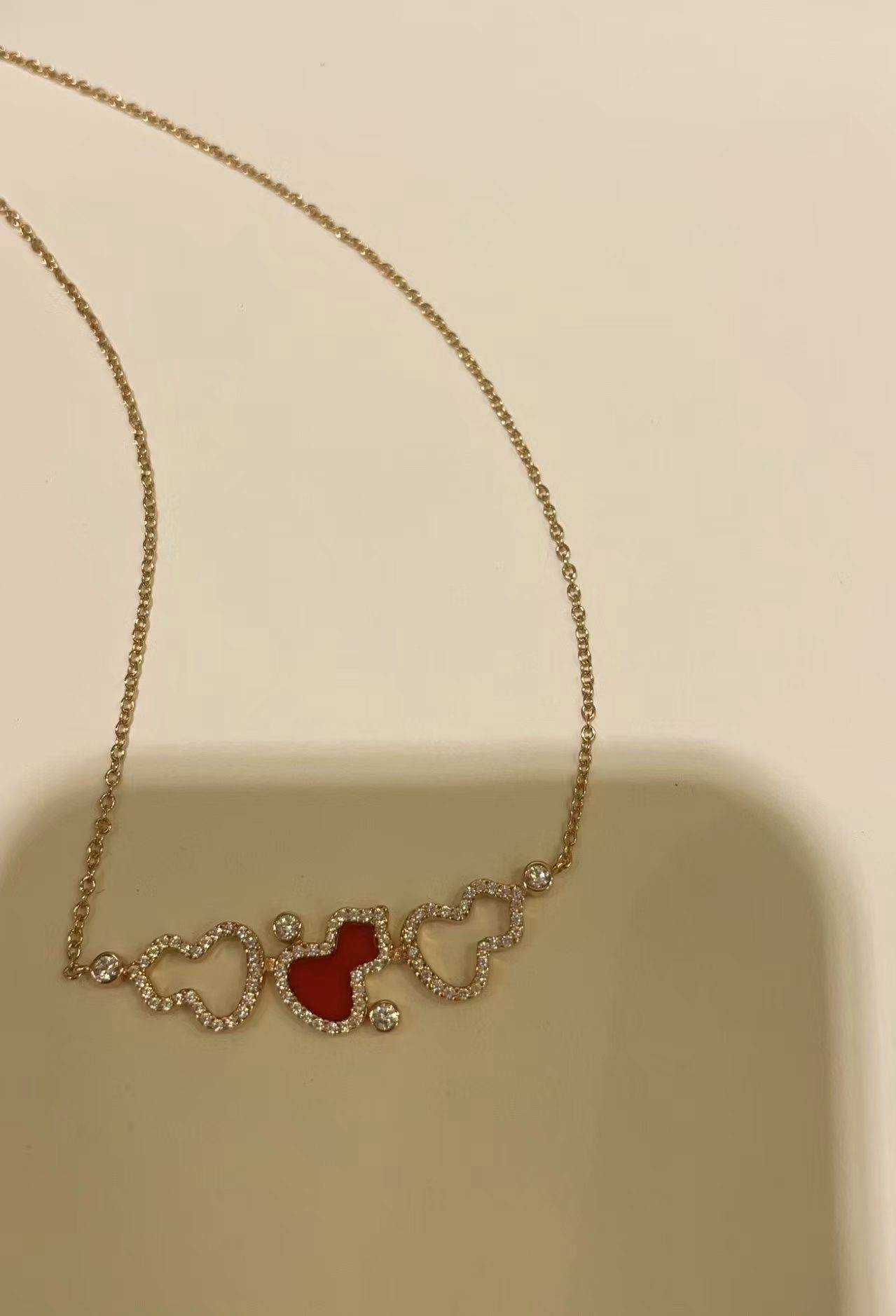 Qeelin Gourd necklace view 7