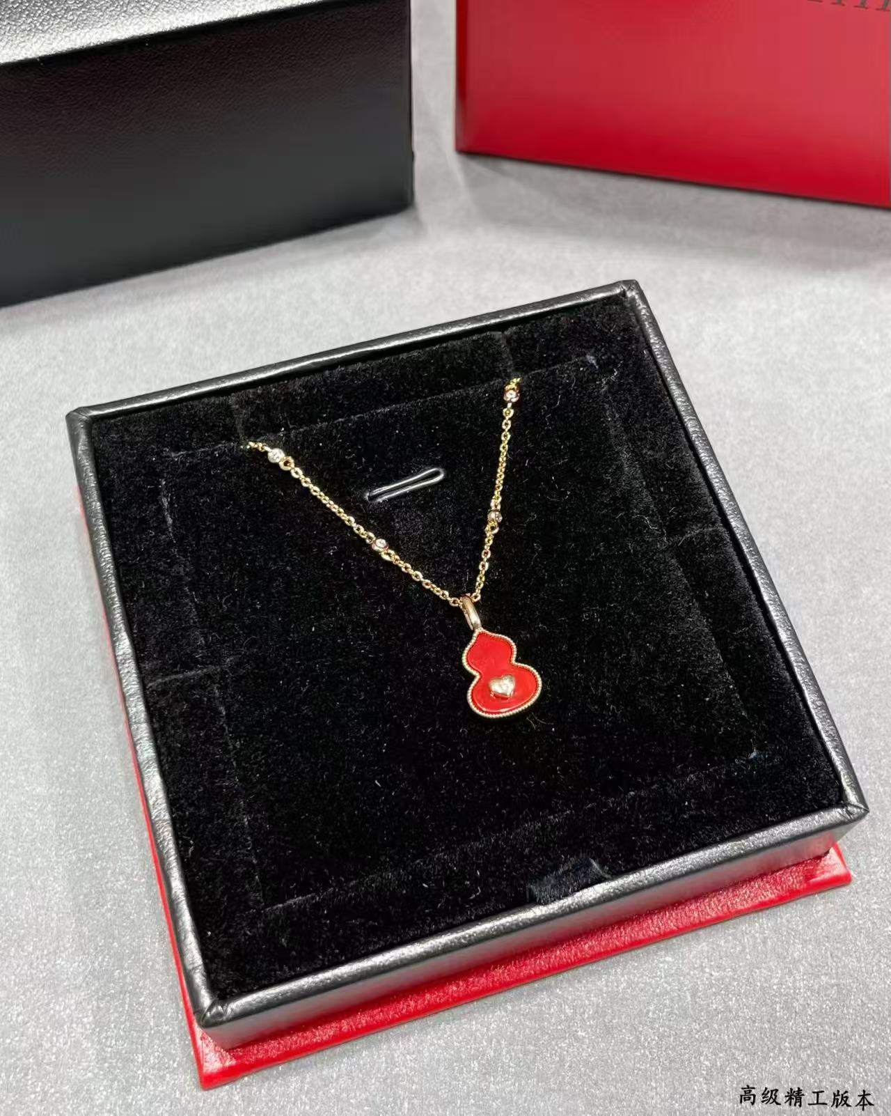 Qeelin Gourd necklace view 2