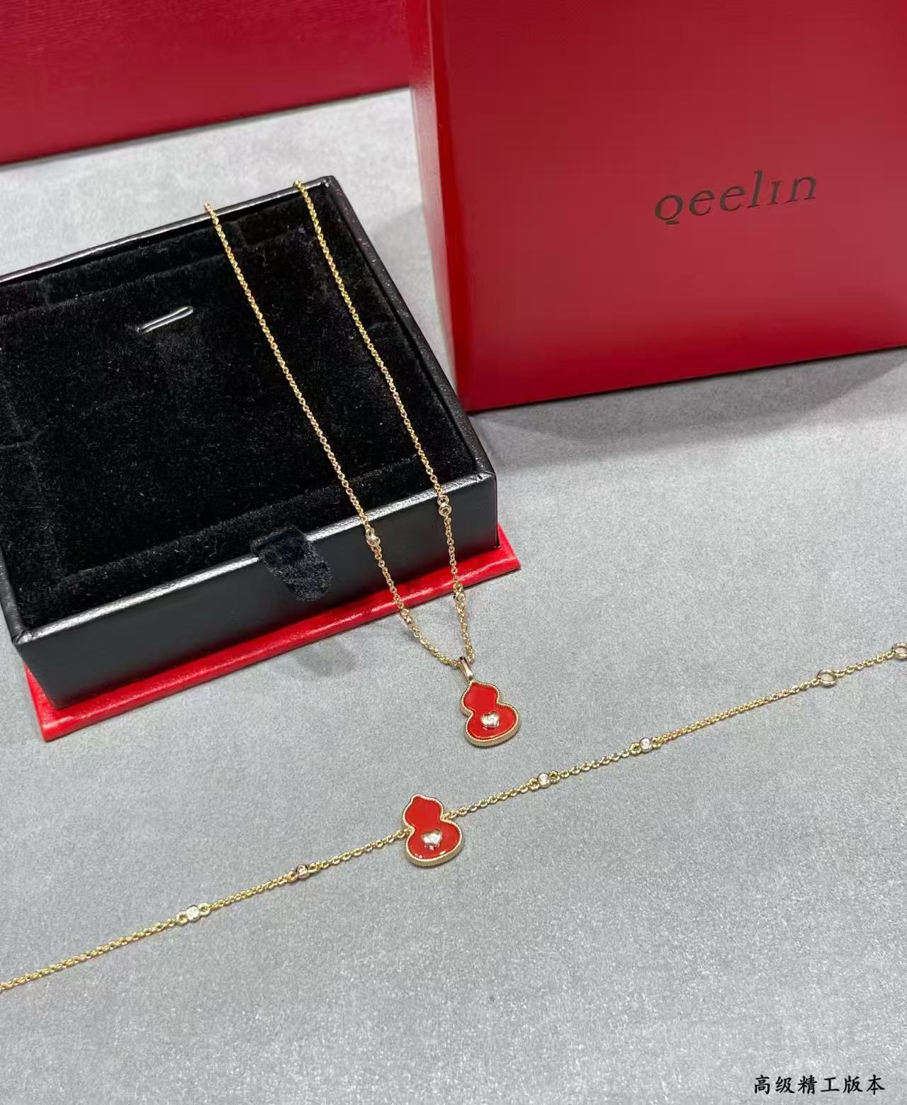 Qeelin Gourd necklace view 5