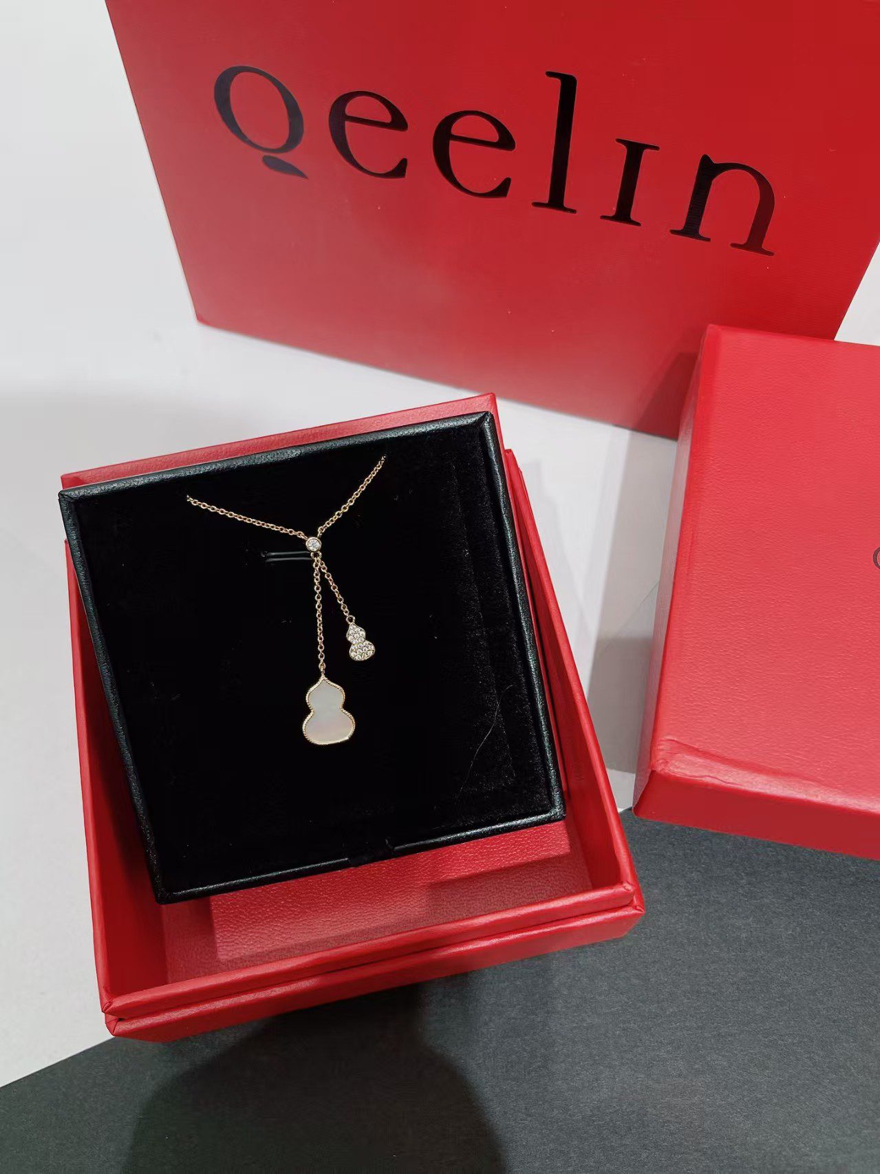 Qeelin Gourd necklace view 5