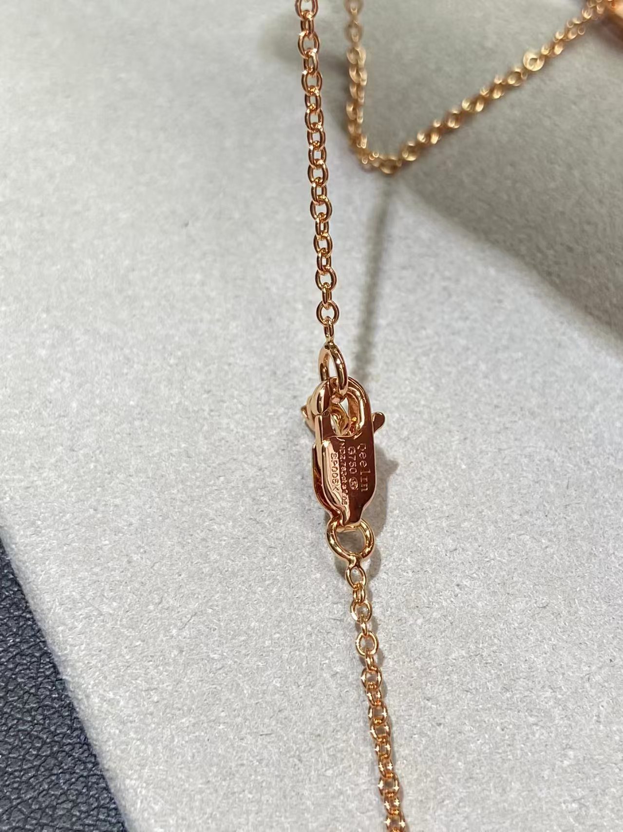 Qeelin Gourd necklace view 9
