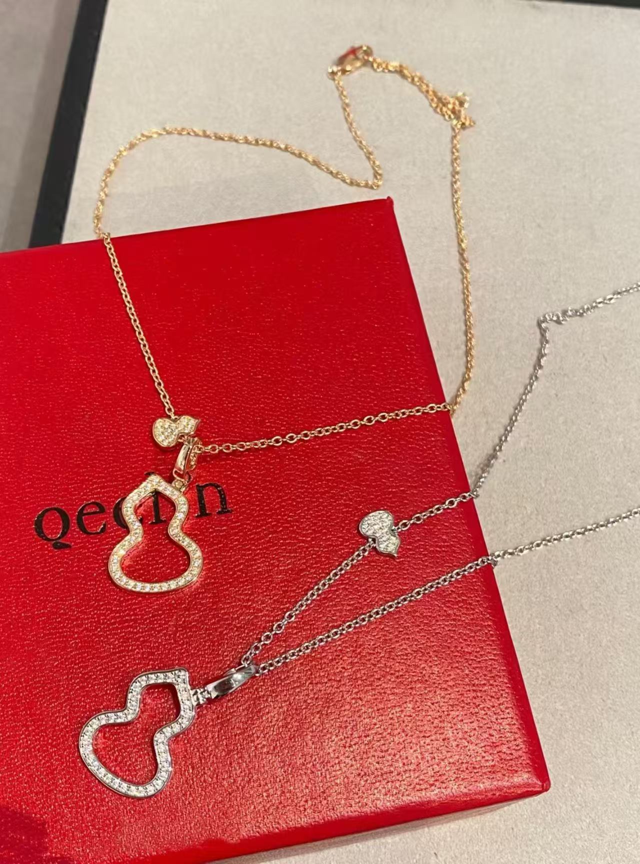 Qeelin Gourd necklace view 2