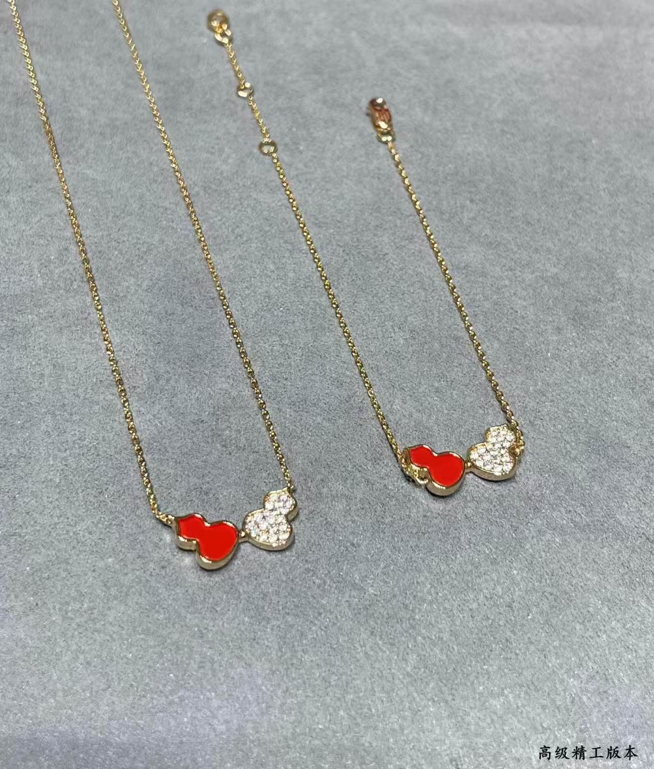 Qeelin Gourd necklace view 3