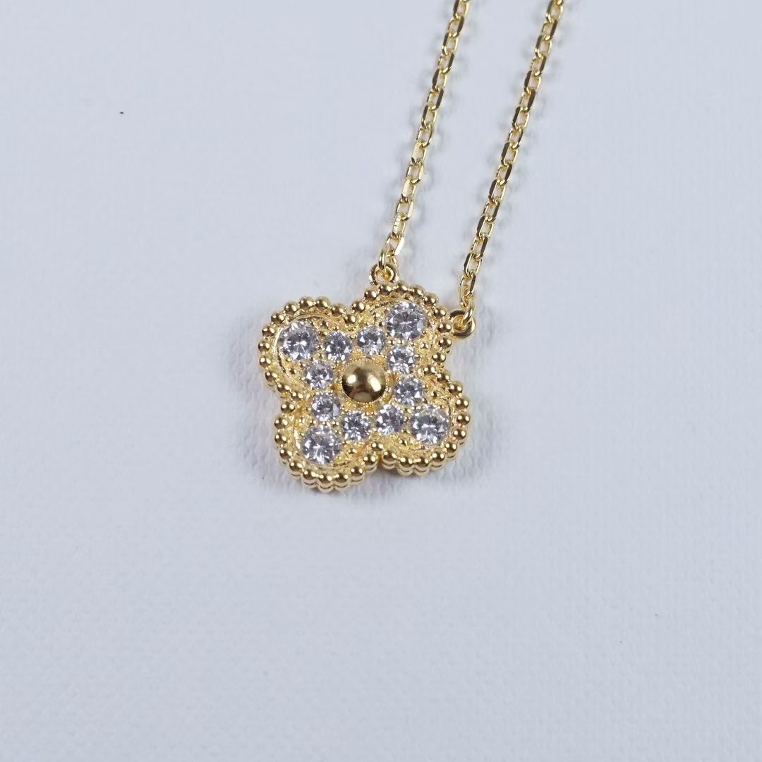 Van Cleef & Arpels Necklace view 4