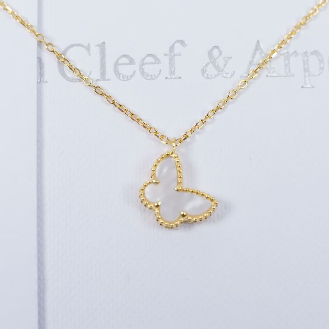 Van Cleef & Arpels Necklace view 3