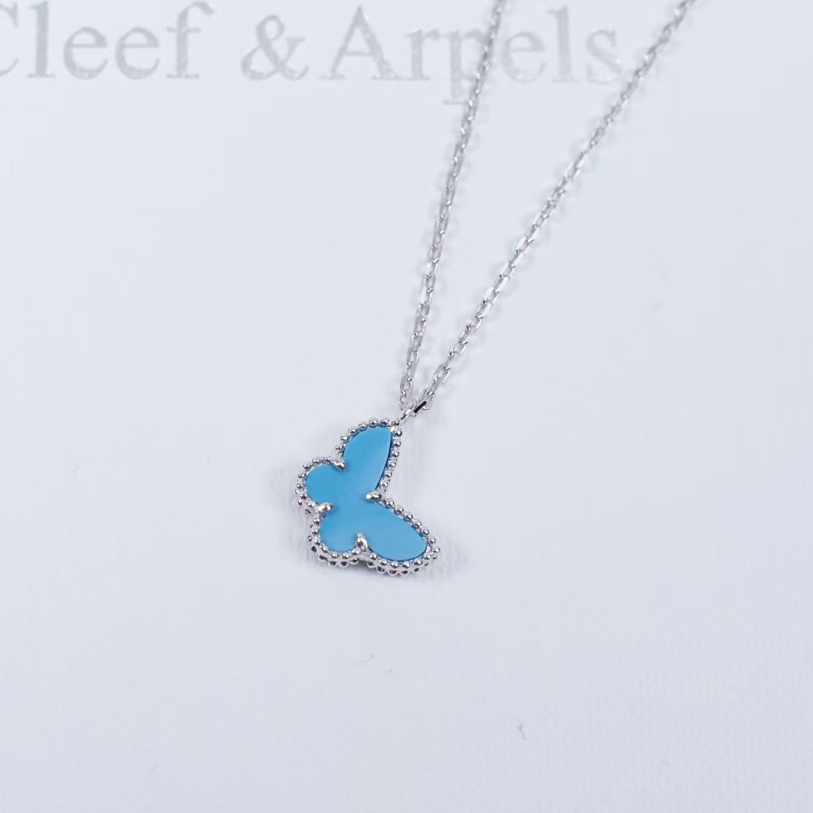Van Cleef & Arpels Necklace view 4