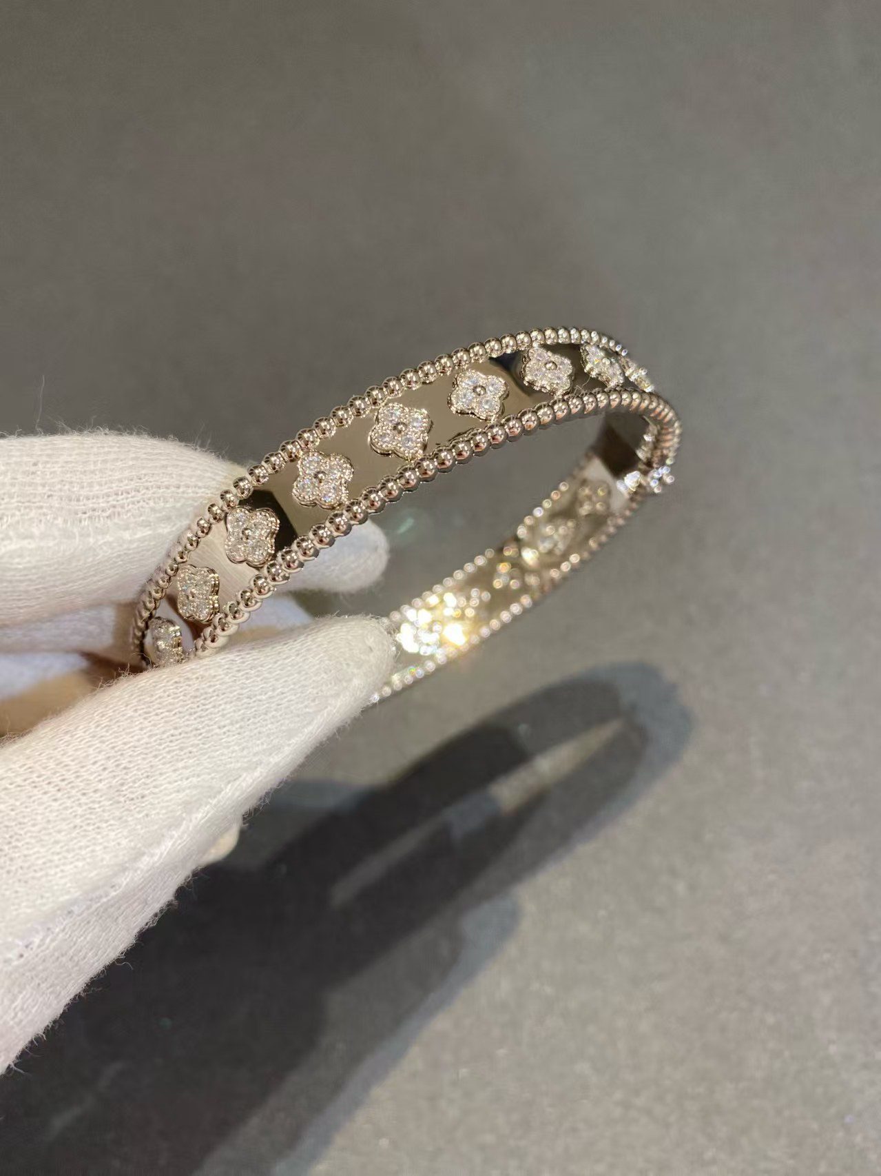 Van Cleef & Arpels Bracelet view 2