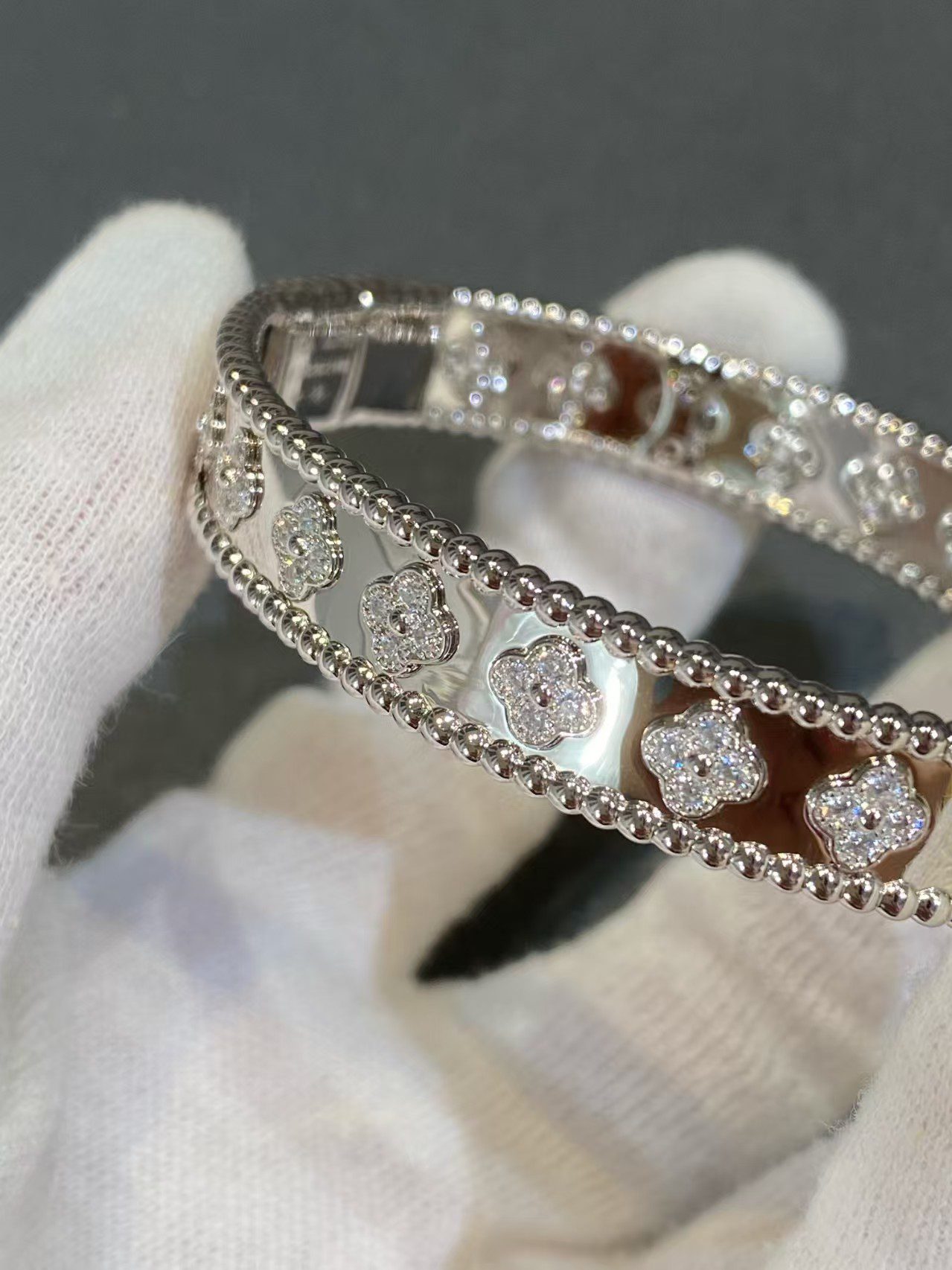 Van Cleef & Arpels Bracelet view 9