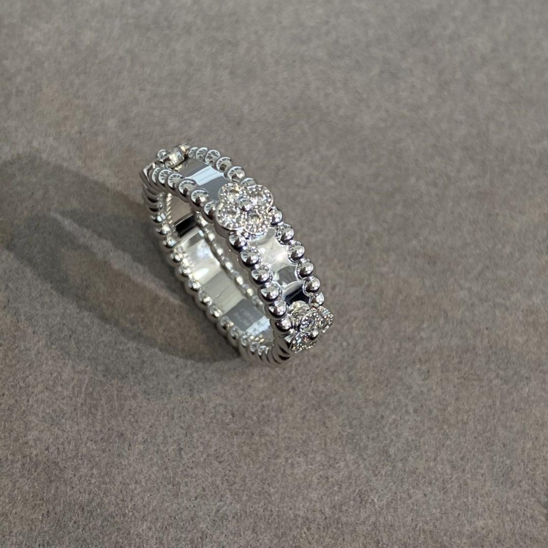 Van Cleef & Arpels Ring view 5