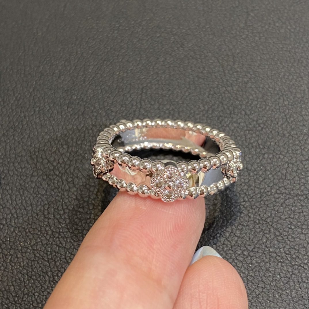 Van Cleef & Arpels Ring view 7