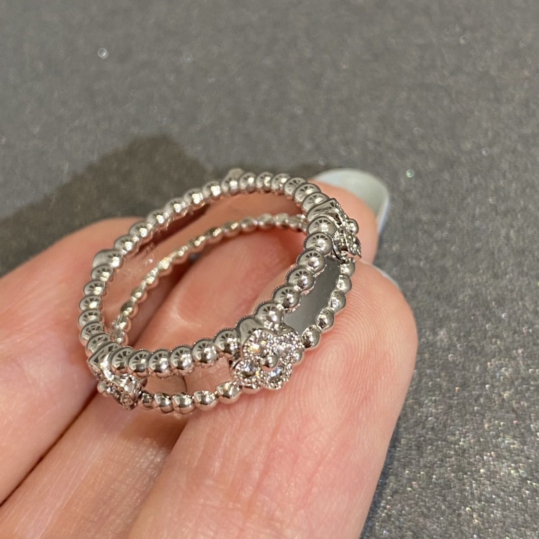 Van Cleef & Arpels Ring view 9
