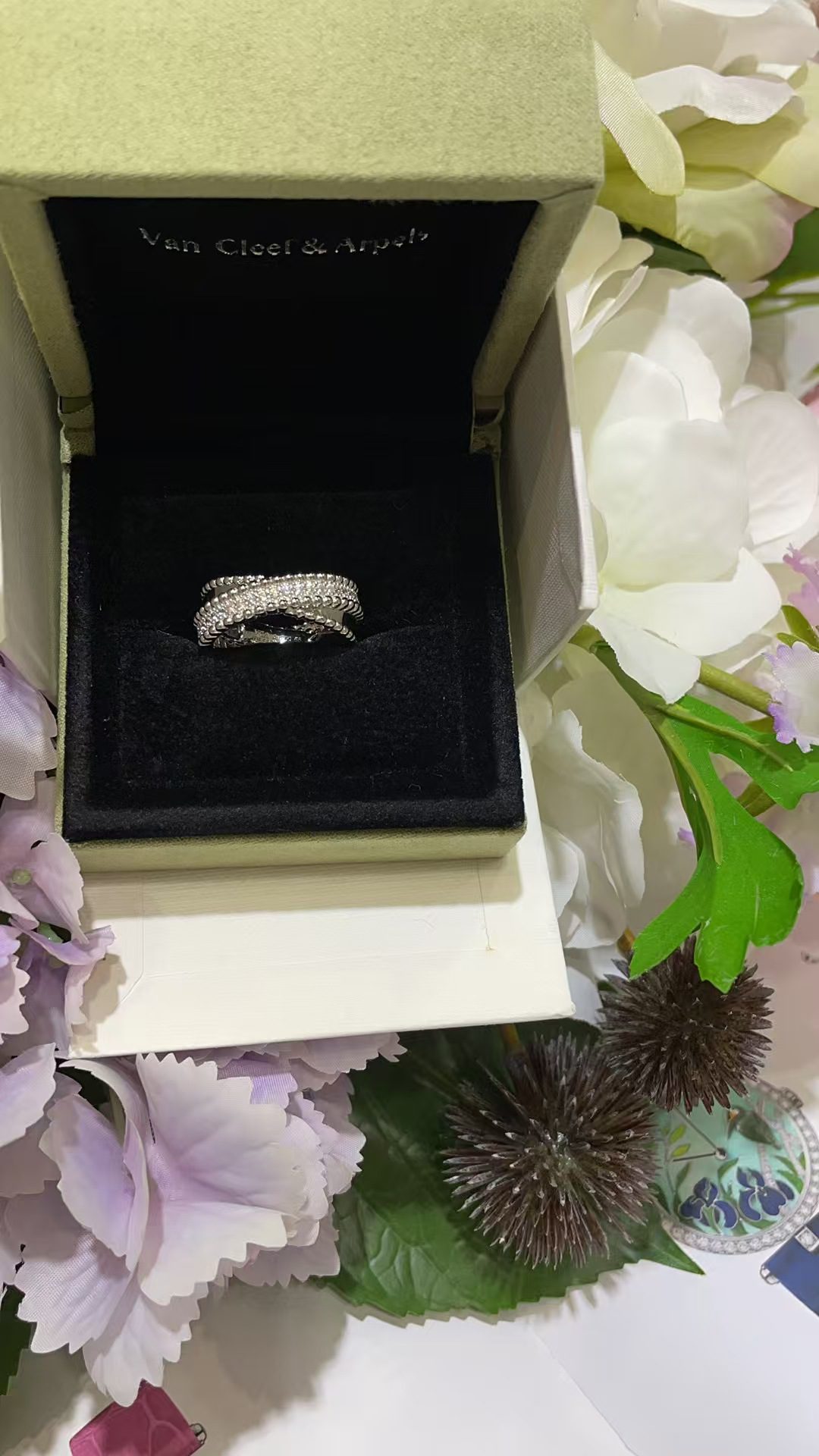 Van Cleef & Arpels Ring view 10