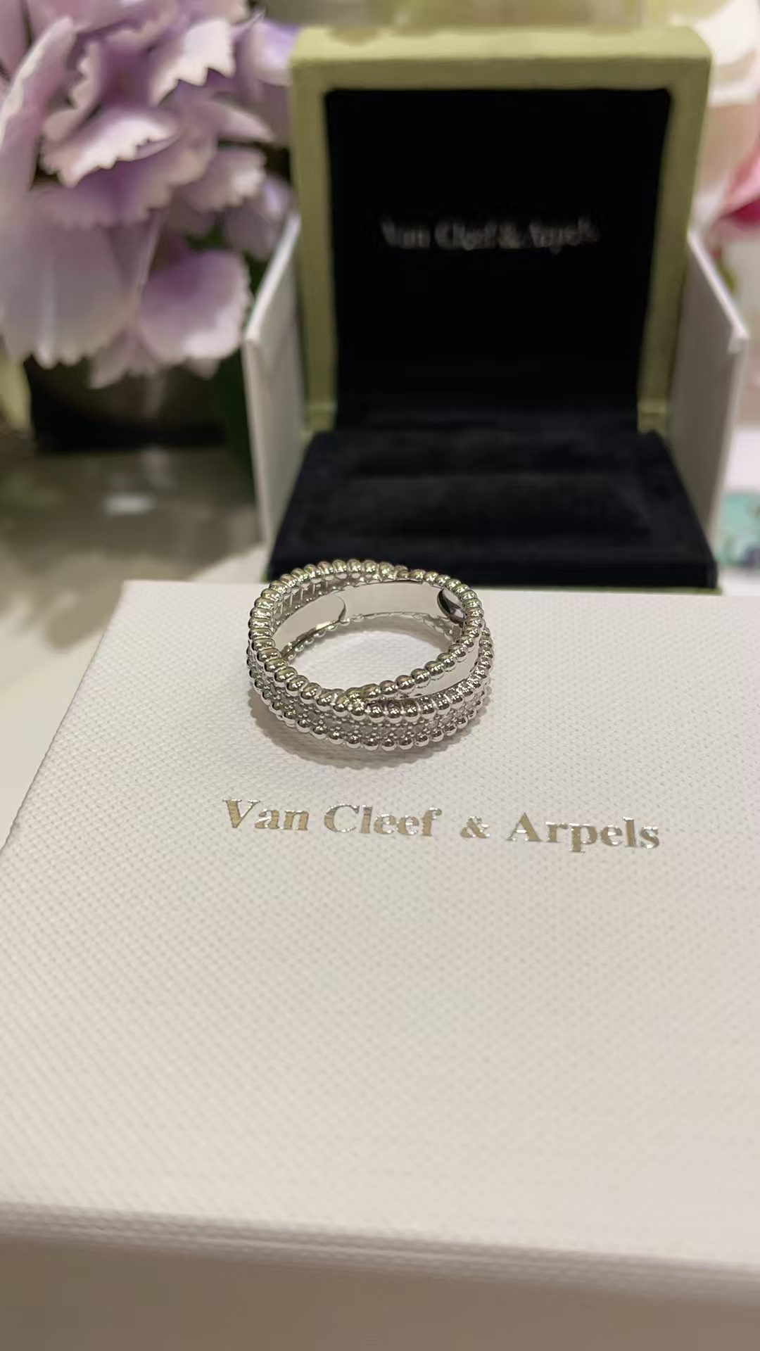 Van Cleef & Arpels Ring view 13