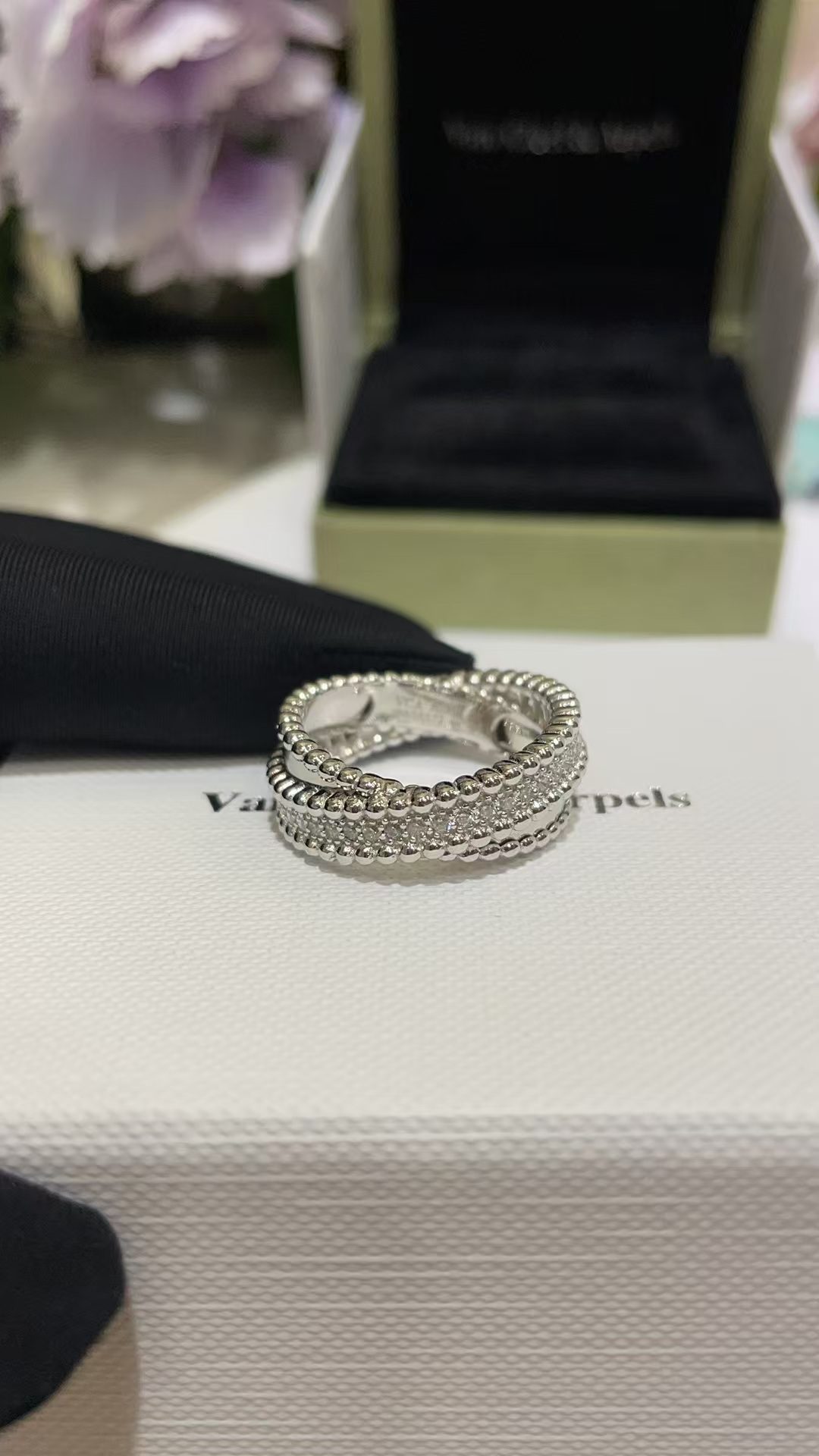 Van Cleef & Arpels Ring view 15