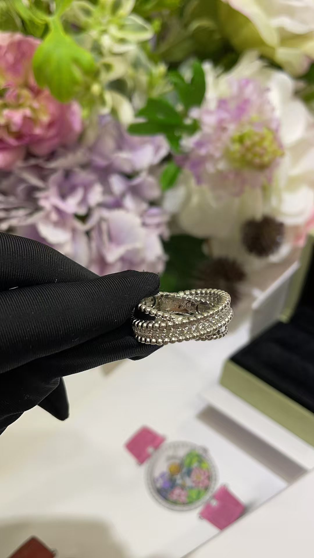 Van Cleef & Arpels Ring view 18