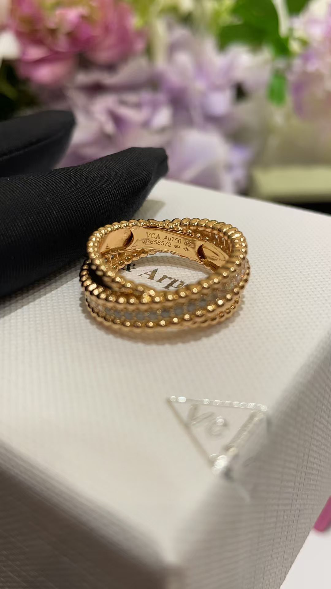 Van Cleef & Arpels Ring view 3