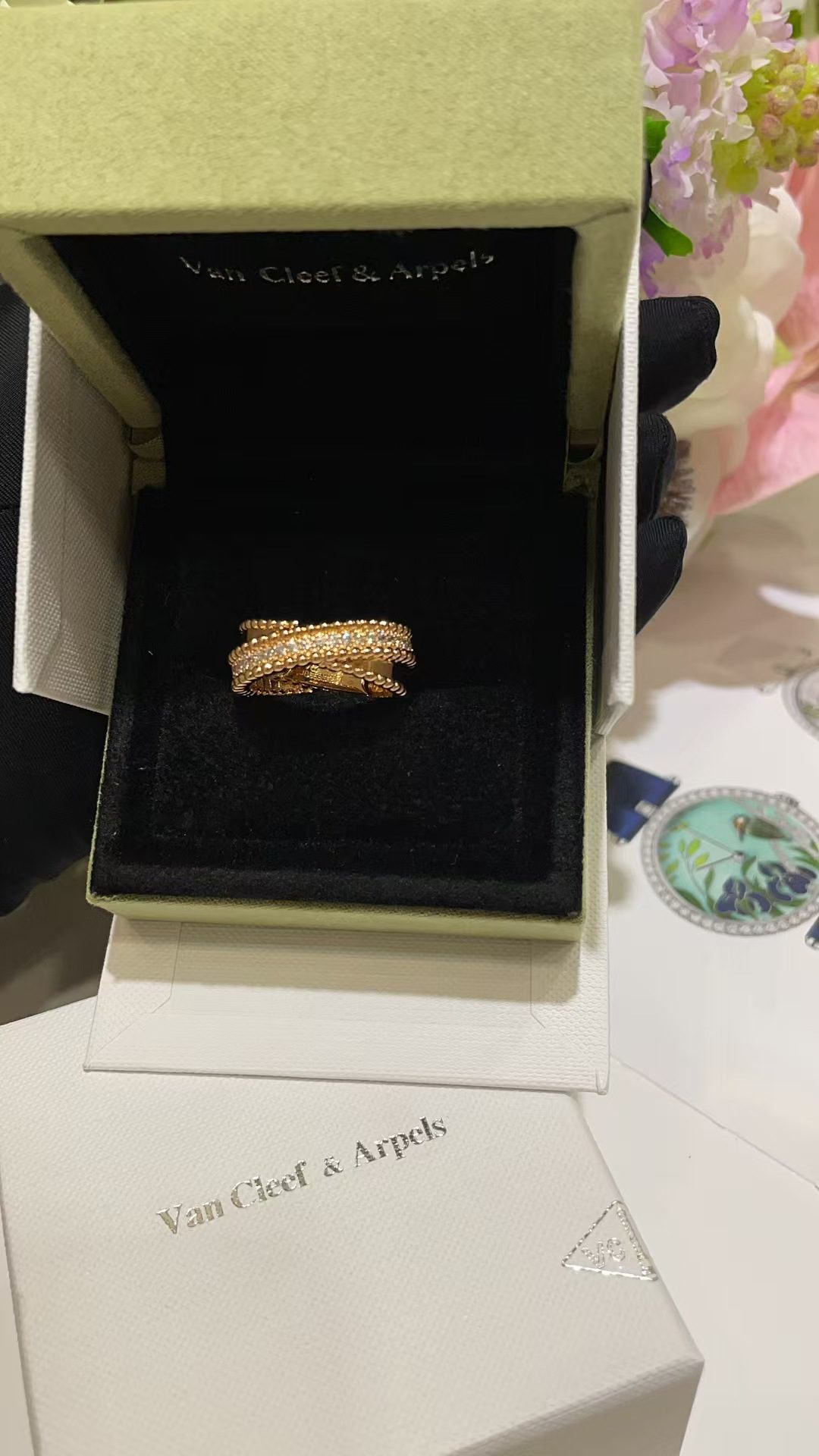 Van Cleef & Arpels Ring view 7