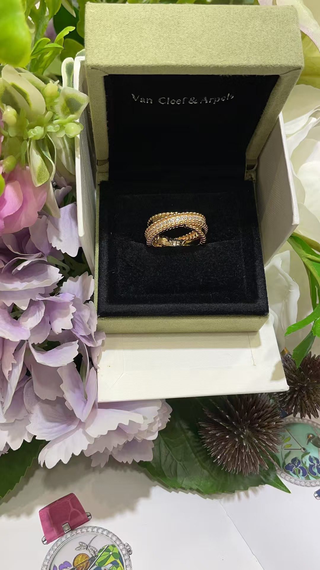 Van Cleef & Arpels Ring view 8