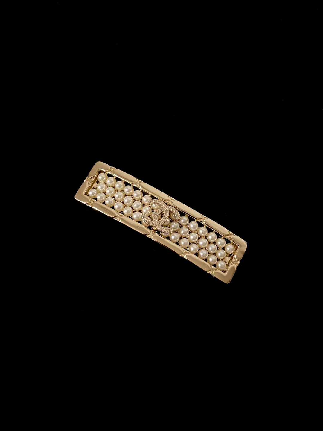 Chanel Pearl hairpin view 6