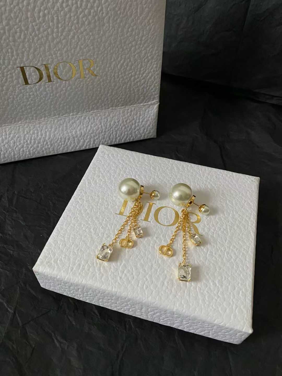 Dior Earrings view 6