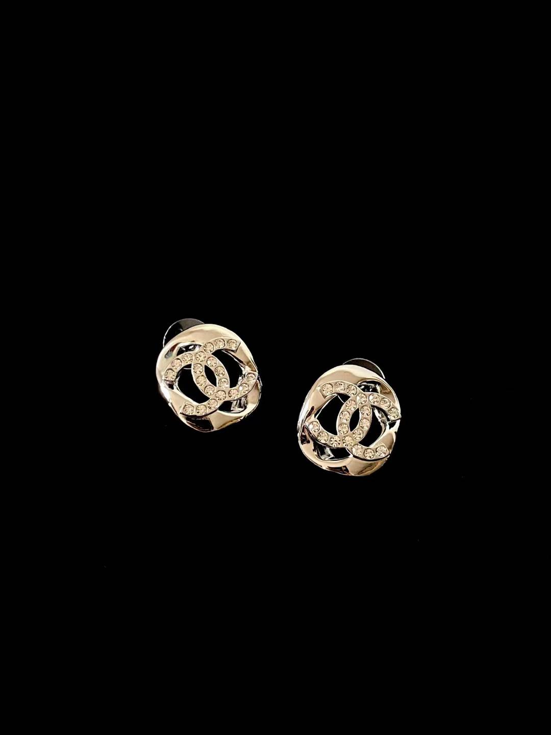 Chanel Earrings view 10