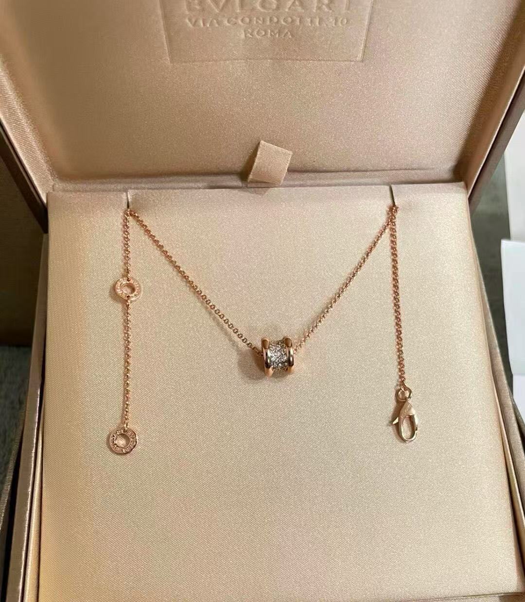 Bvlgari Necklace view 2