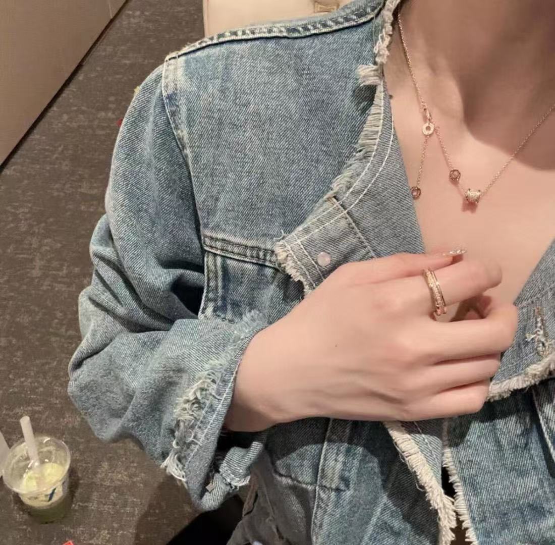Bvlgari Necklace view 5