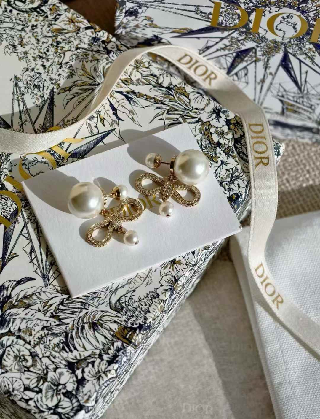 Dior Earrings view 3