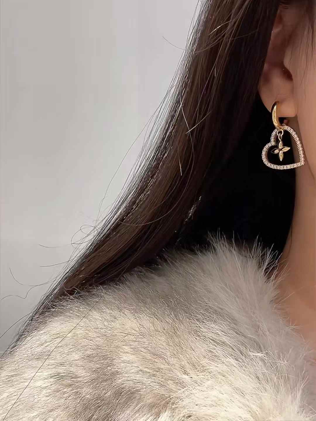 Louis Vuitton Earrings view 1